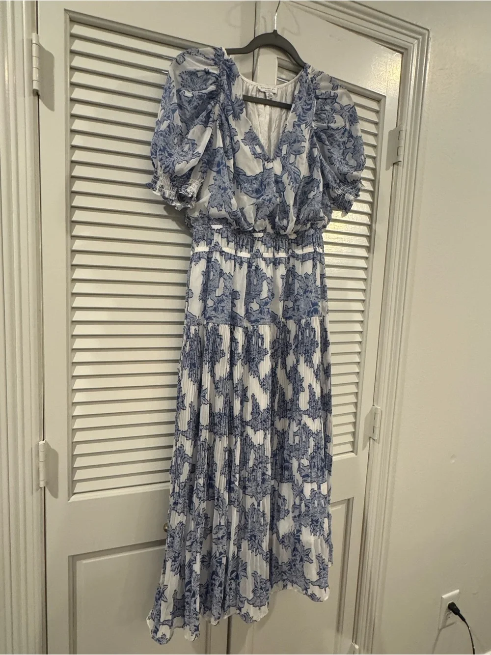 Current Air Blue & White Floral Puff-Sleeve Midi Dress
